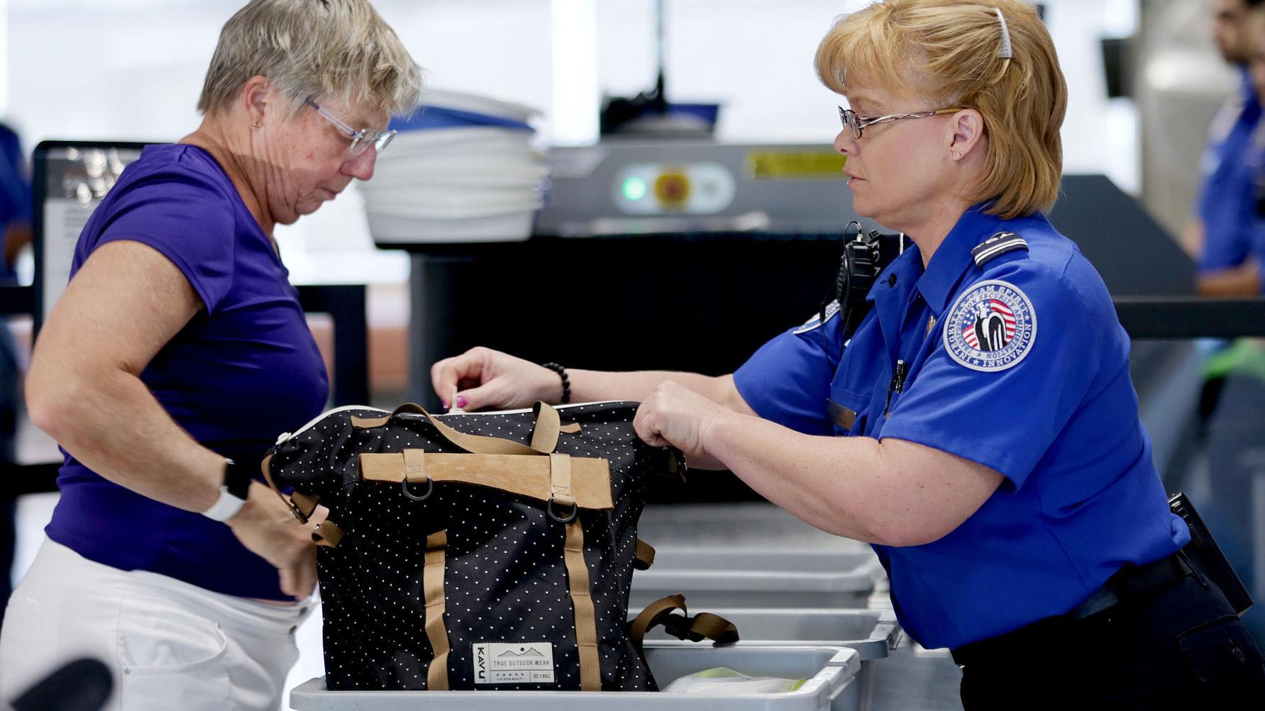 More flights mean busy holiday week at Tucson airport